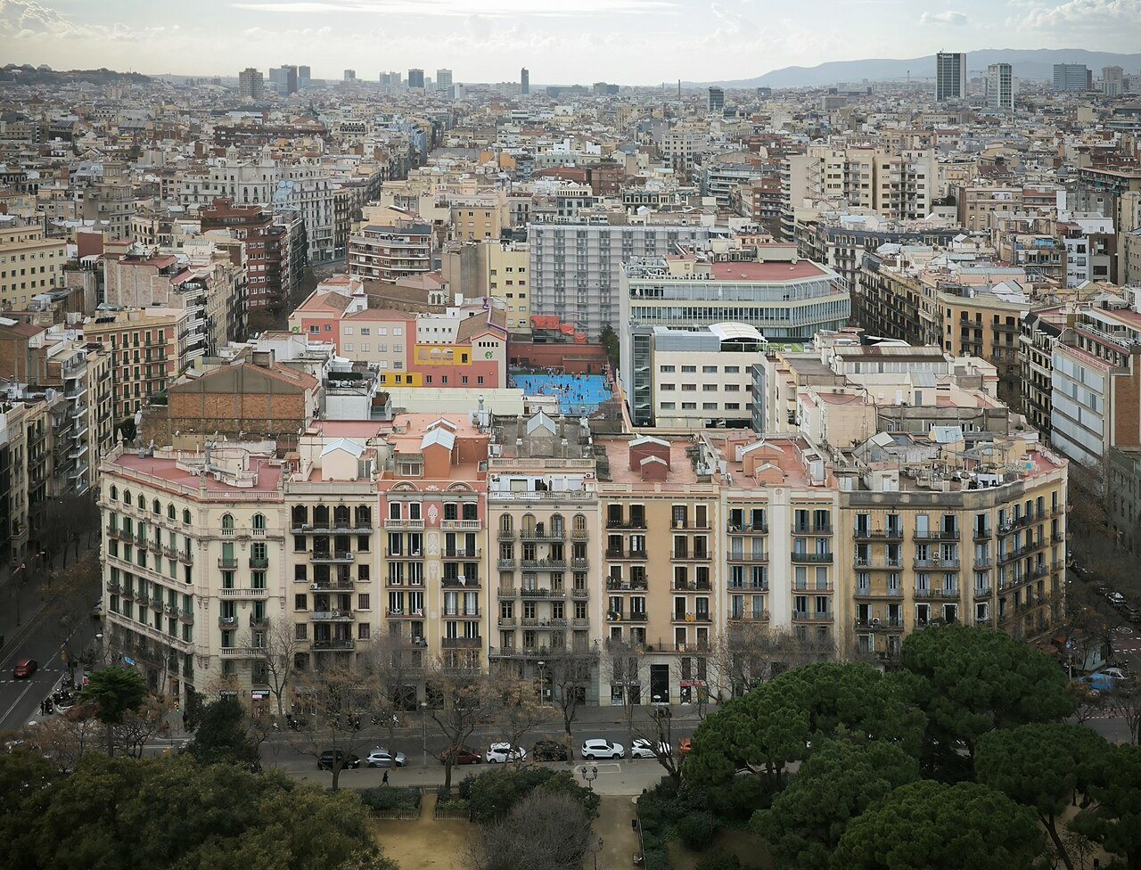 Plaça Sagrada Família, house 1 to 7 Barcelona, Spain 1