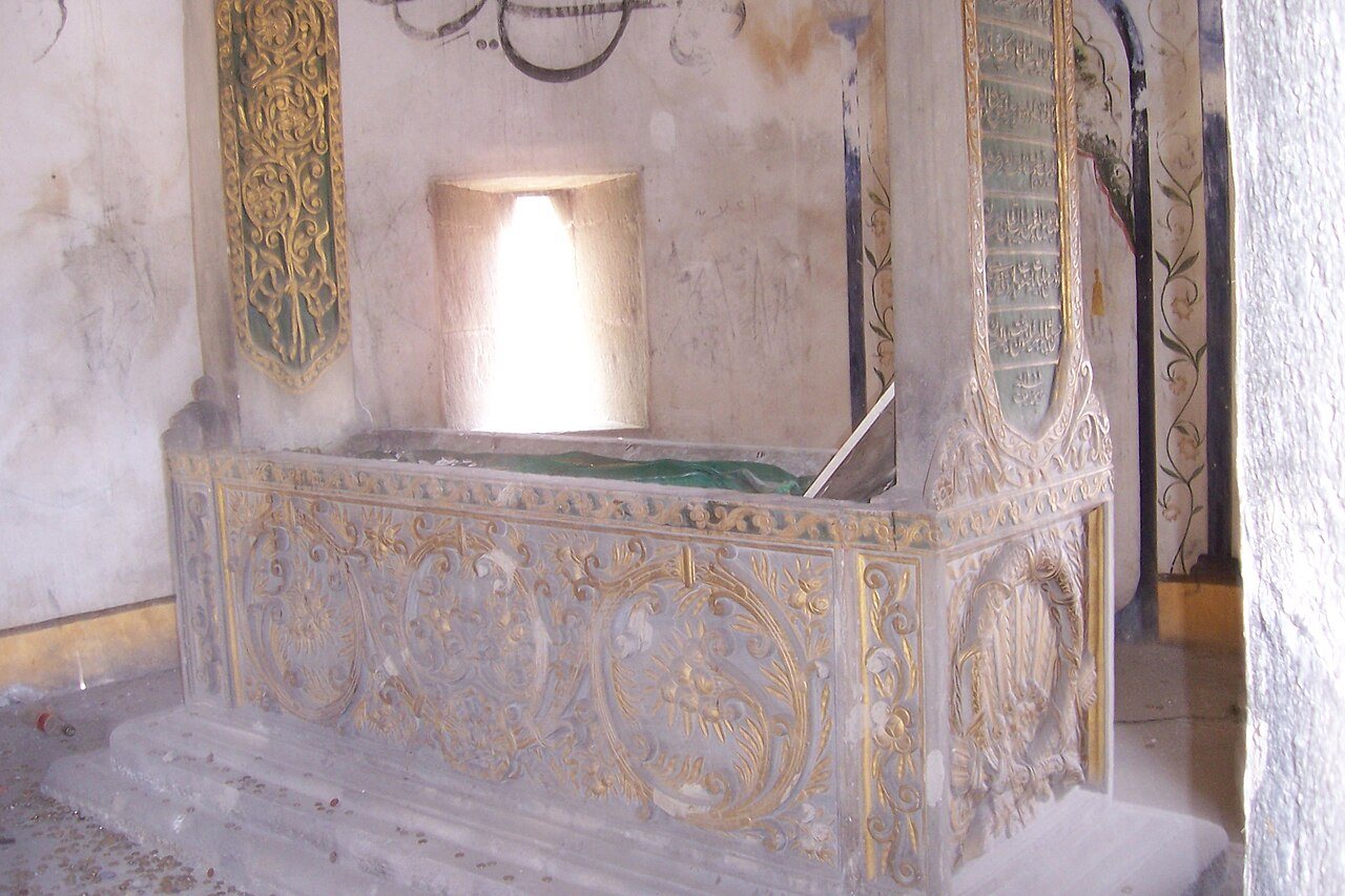 Hıdırlık Hasan Paşa Türbesi grave