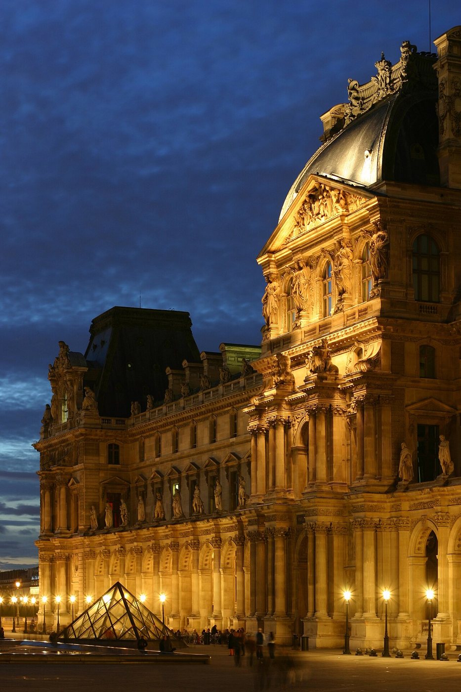 Louvre Müzesi · 3. kare