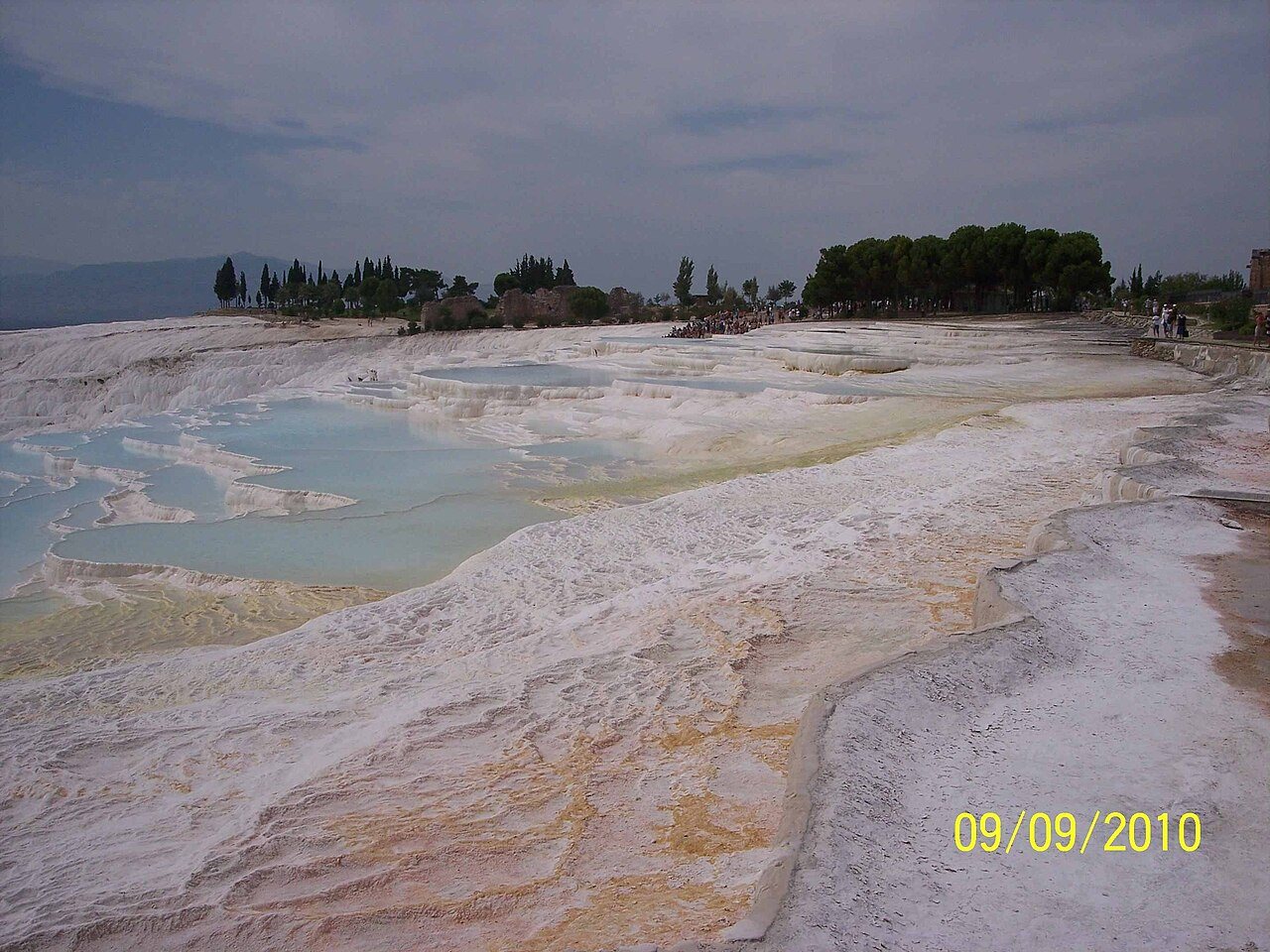 Cotton-look terraces in Pamukkale, Turkey 2010 - panoramio